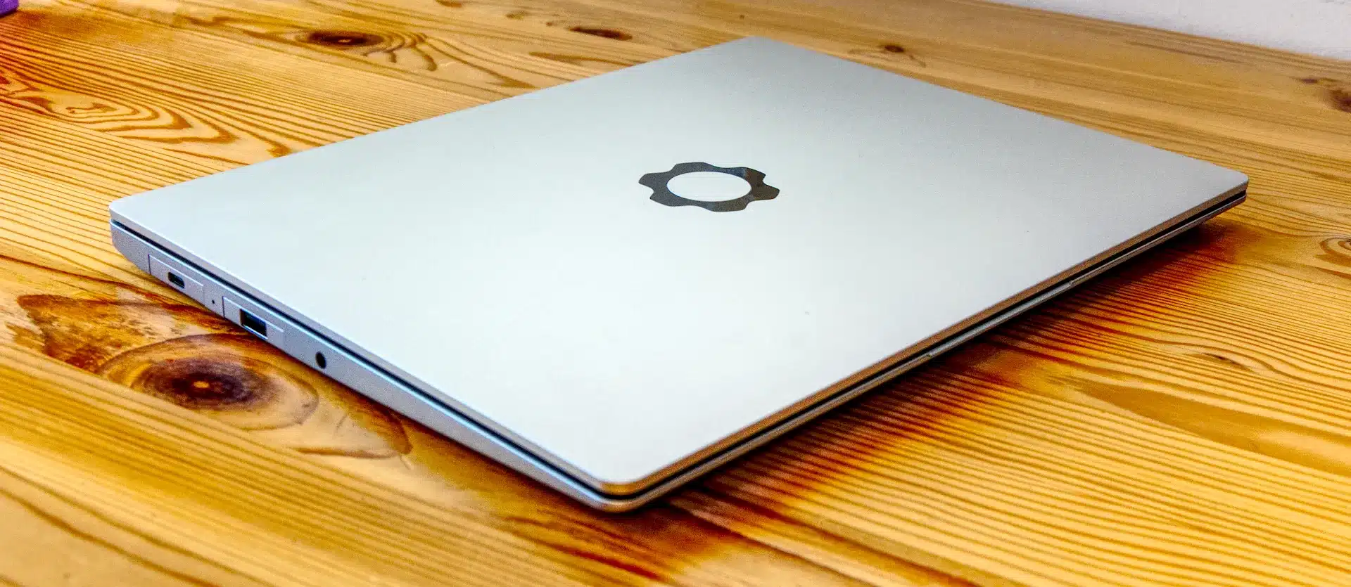Framework Laptop 13 Pro closed aluminum body with modular premium design and USB-C ports